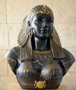 تمثال الملكة المصرية كليوباترا