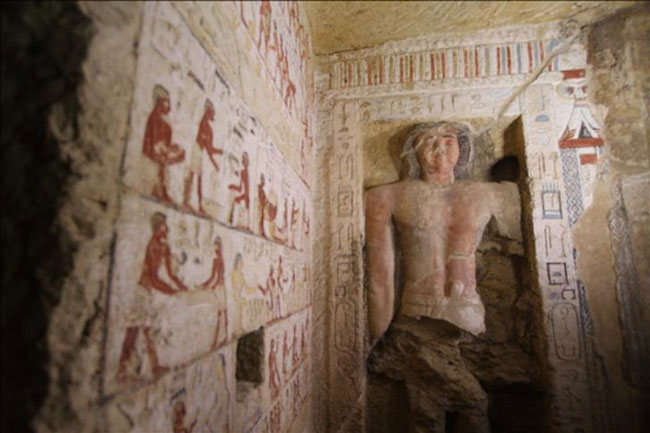 مصر.. اكتشاف مقبرة فرعونية على طراز معبد تعود لأكثر من 3 آلاف عام