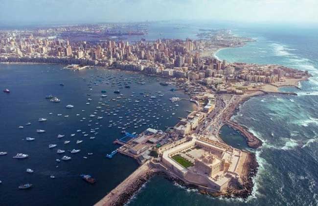 الإسكندرية... وجهة سياحية شعبية جاذبة للمصريين والأجانب